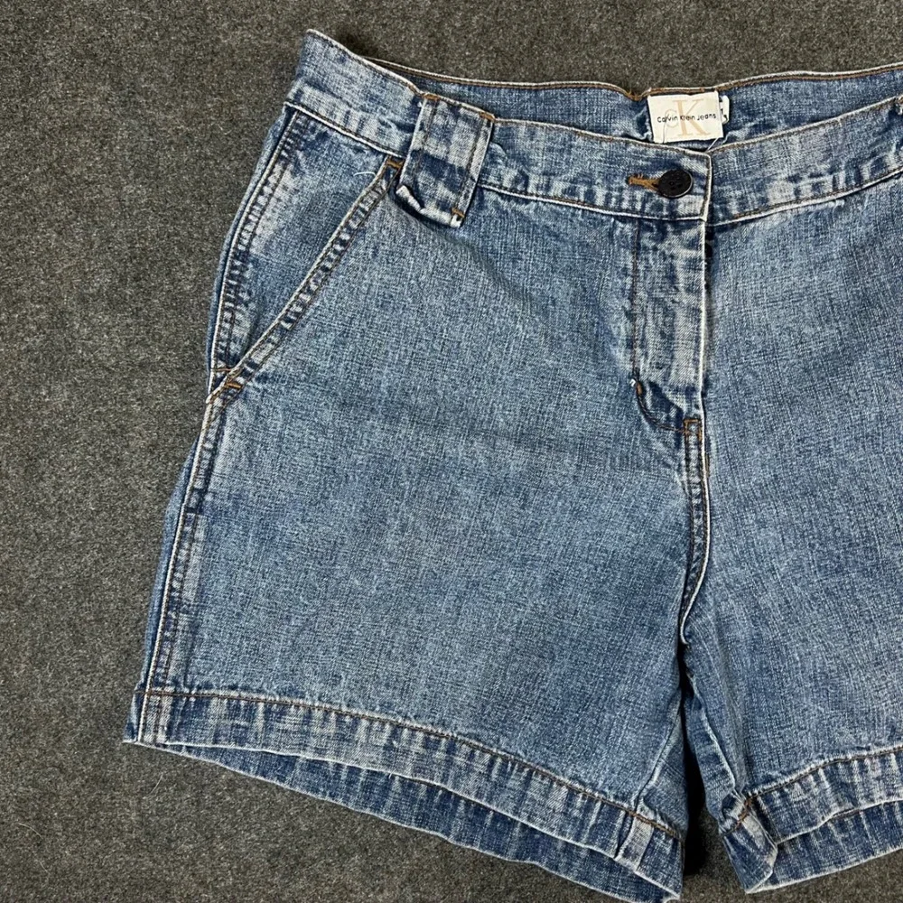 Calvin Klein Jeans Womens Size 10 Denim Shorts High Rise Medium Wash Cotton VTG